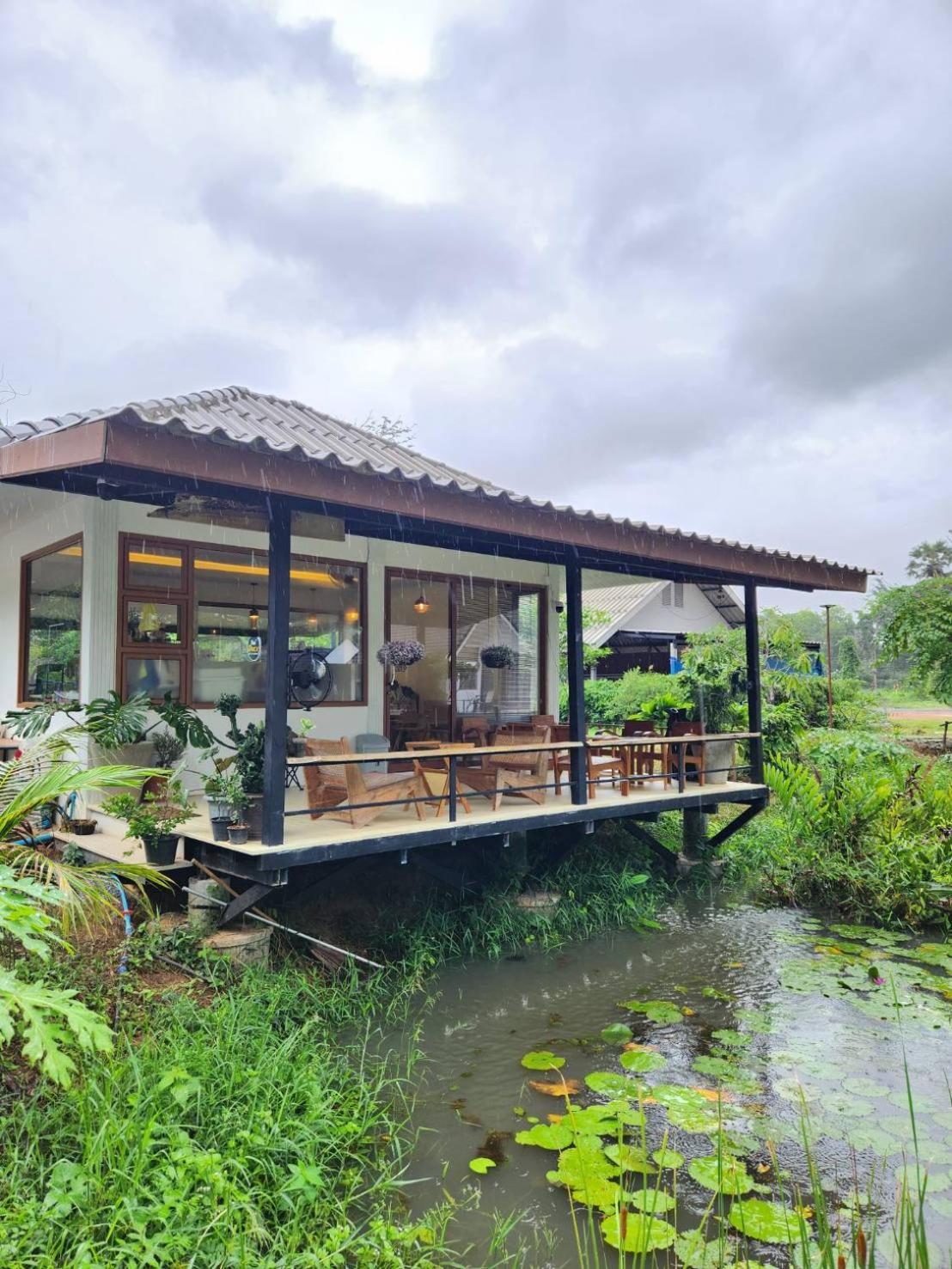 The Duck Cafe And Resort Trat Exterior photo
