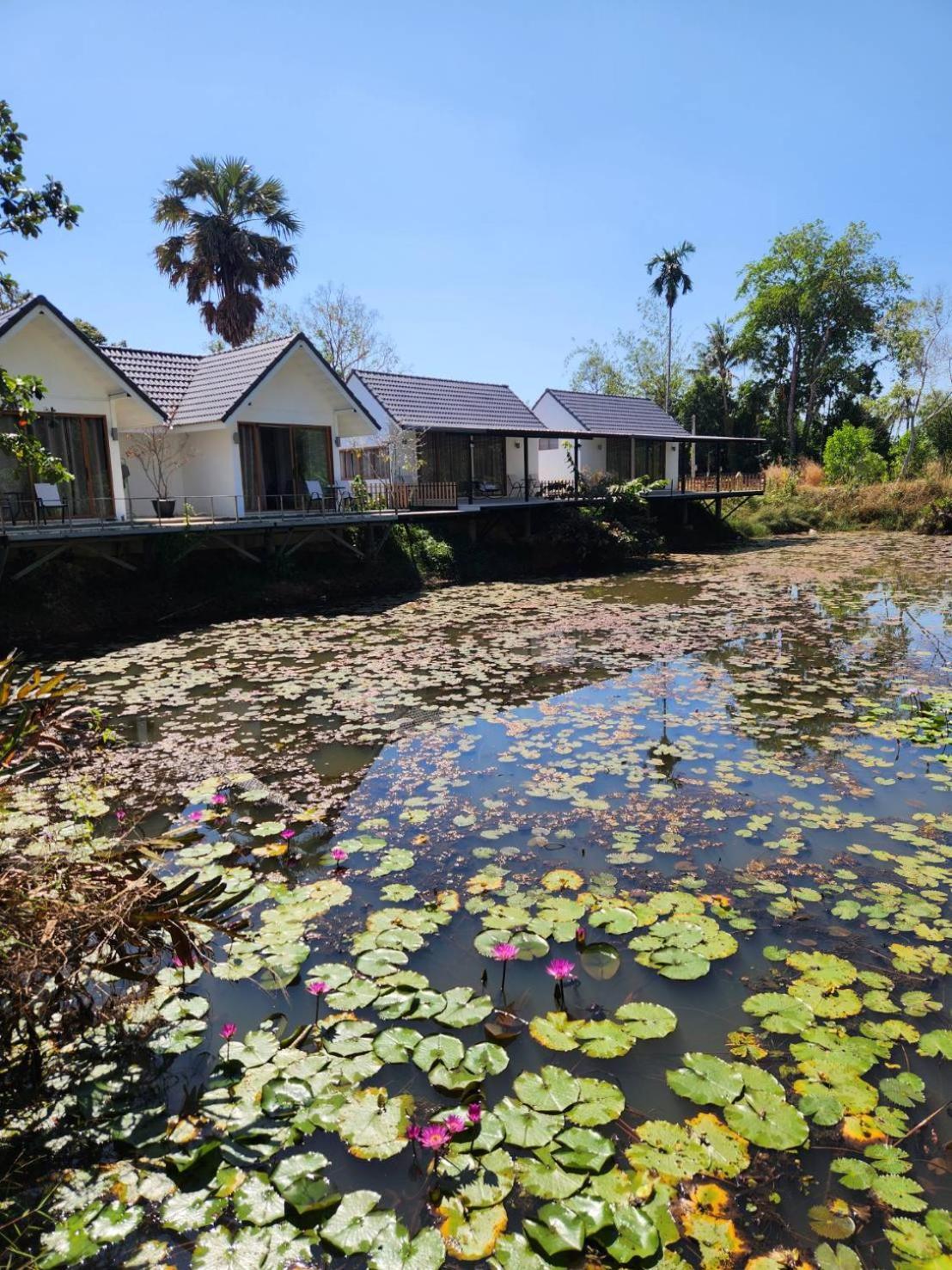 The Duck Cafe And Resort Trat Exterior photo